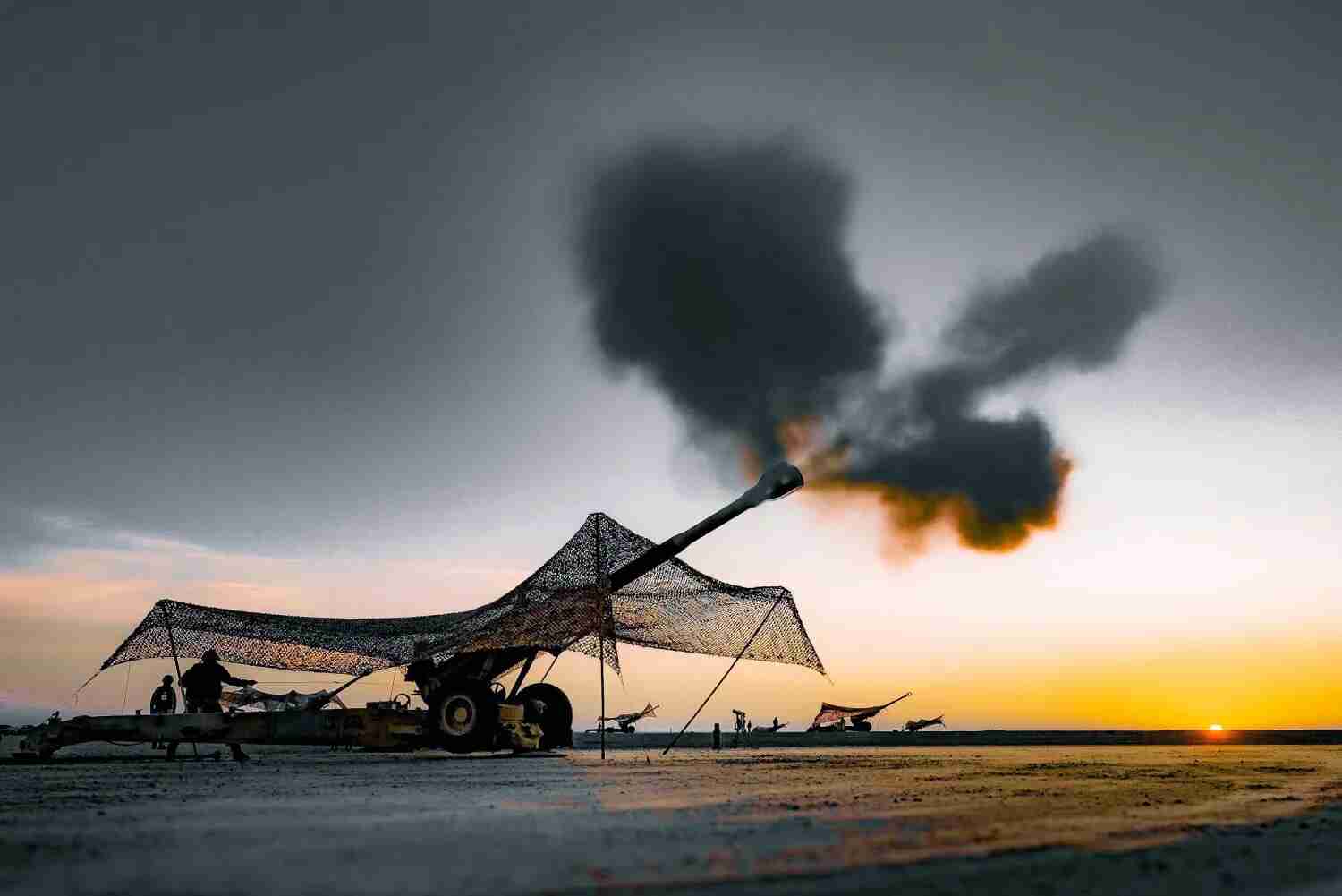 السعودية تتصدى لـ5 صواريخ باليستية باتجاه الشرقية