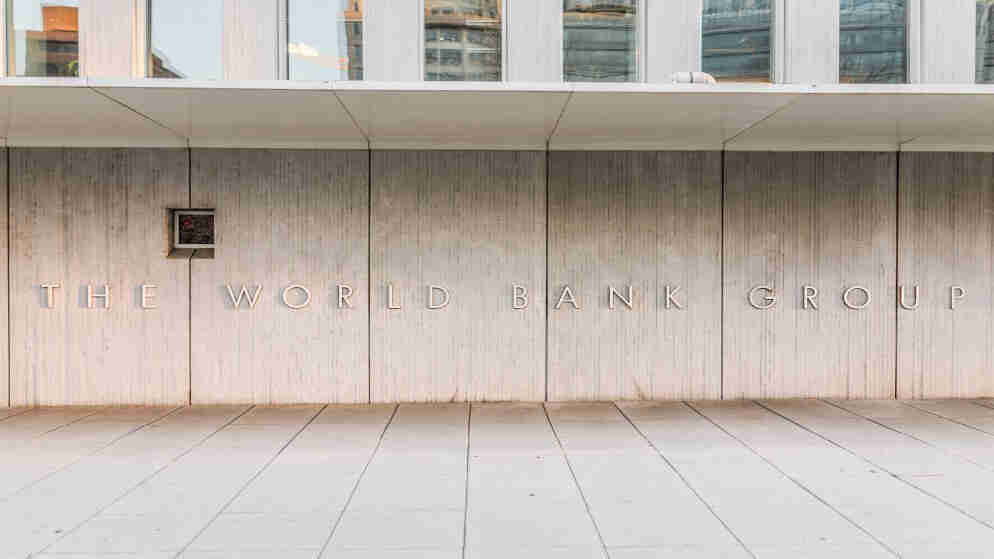 البنك الدولي: حرب إيران ستبطئ النمو وستكون لها تداعيات متسلسلة