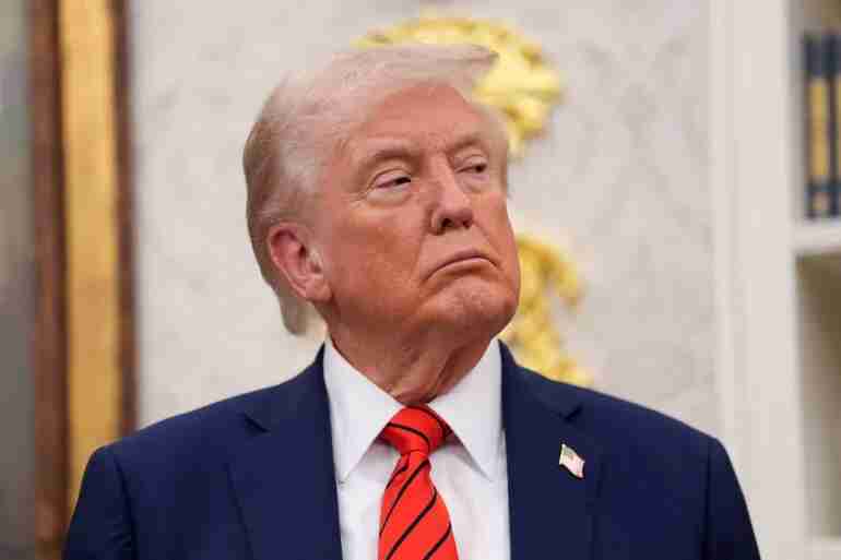 ترامب: سنبدأ إغلاق مضيق هرمز بقوات البحرية الأميركية