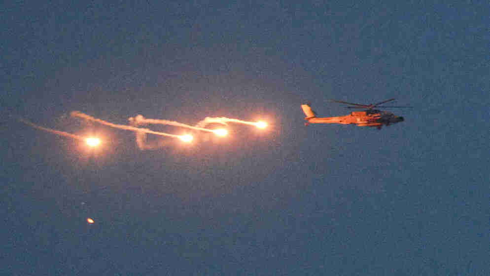 إسرائيل تواصل قصف مناطق في جنوب لبنان رغم دخول وقف إطلاق النار حيز التنفيذ