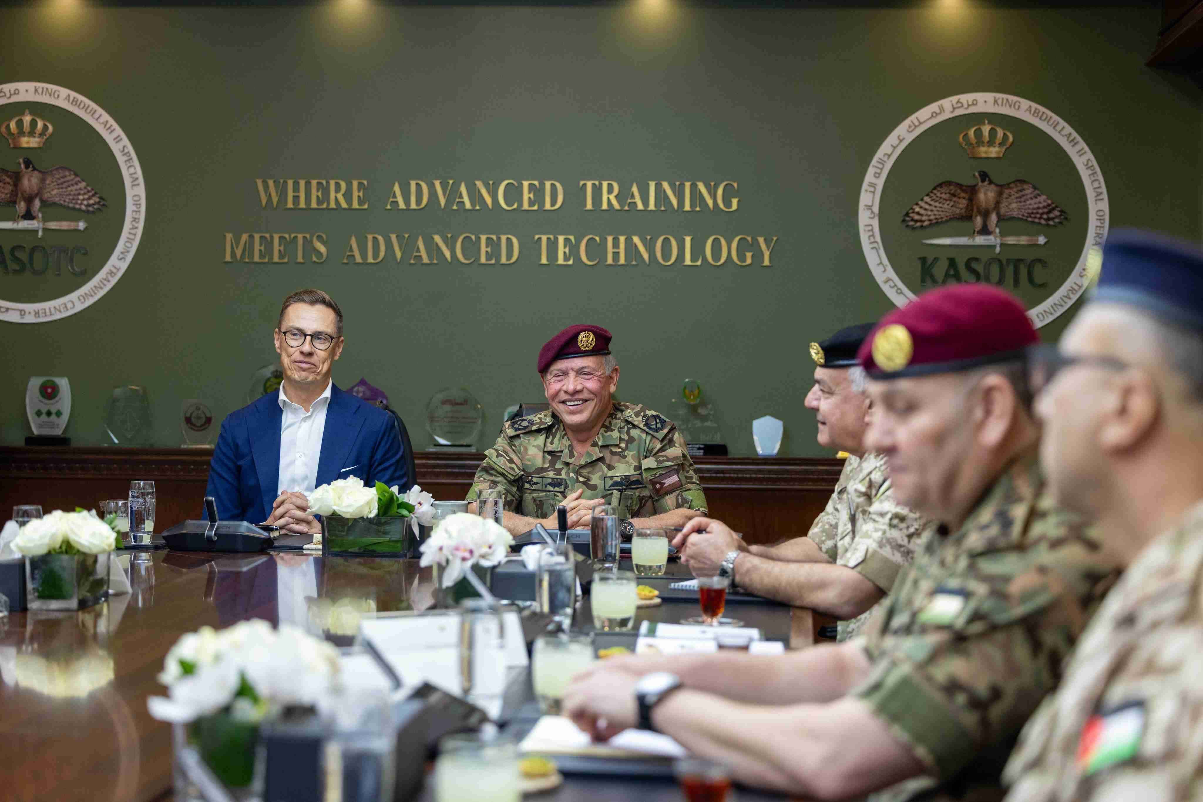 الملك والرئيس الفنلندي يتابعان تمرينا تعبويا في مركز الملك عبدﷲ الثاني لتدريب العمليات الخاصة