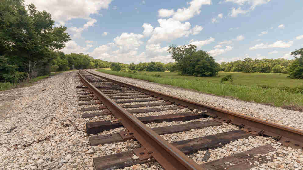 السعودية: استكمال دراسة الربط السككي مع تركيا عبر الأردن وسوريا قريباً