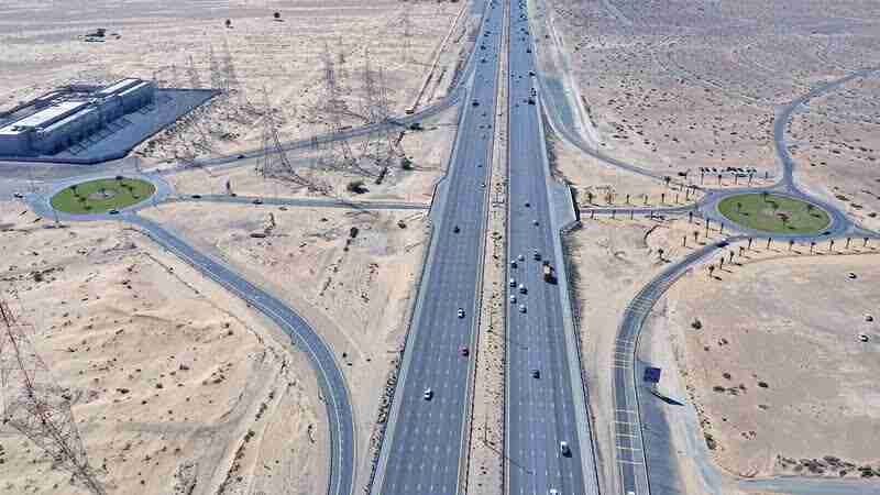 إنشاء تقاطعات بين طُرق الشيخ زايد والإمارات ومحمد بن زايد لتسريع حركة السير