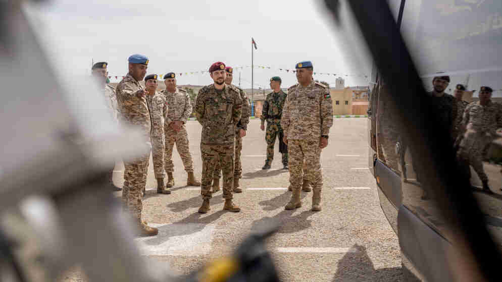 ولي العهد خلال تخريج خدمة العلم: موقعنا الملتهب كان دافعا لصقل الشخصية الوطنية