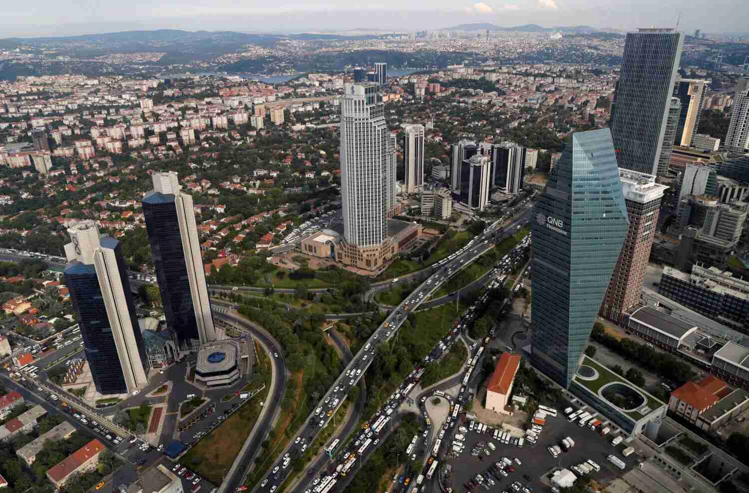 جي بي مورغان يخفض توقعاته للنمو التركي بسبب تداعيات الحرب