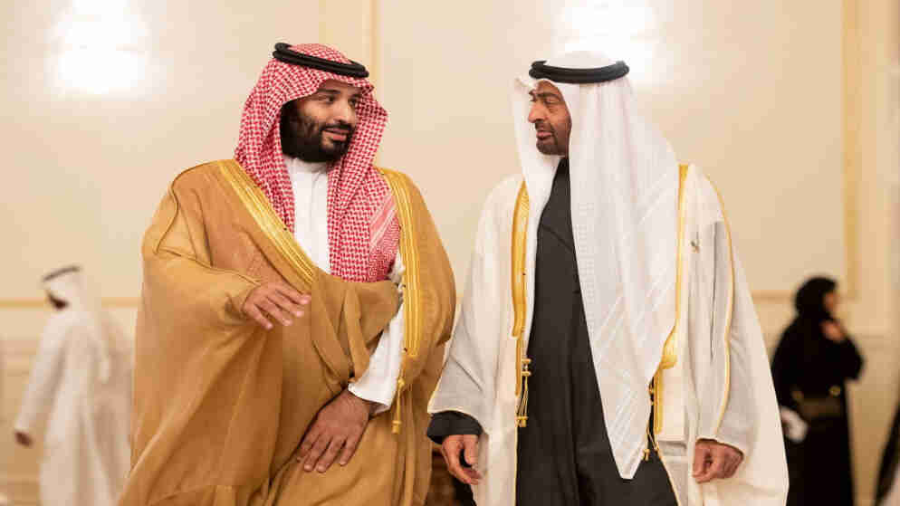 ولي العهد السعودي يجري اتصالا هاتفيا برئيس الإمارات ويدين الاعتداءات الإيرانية