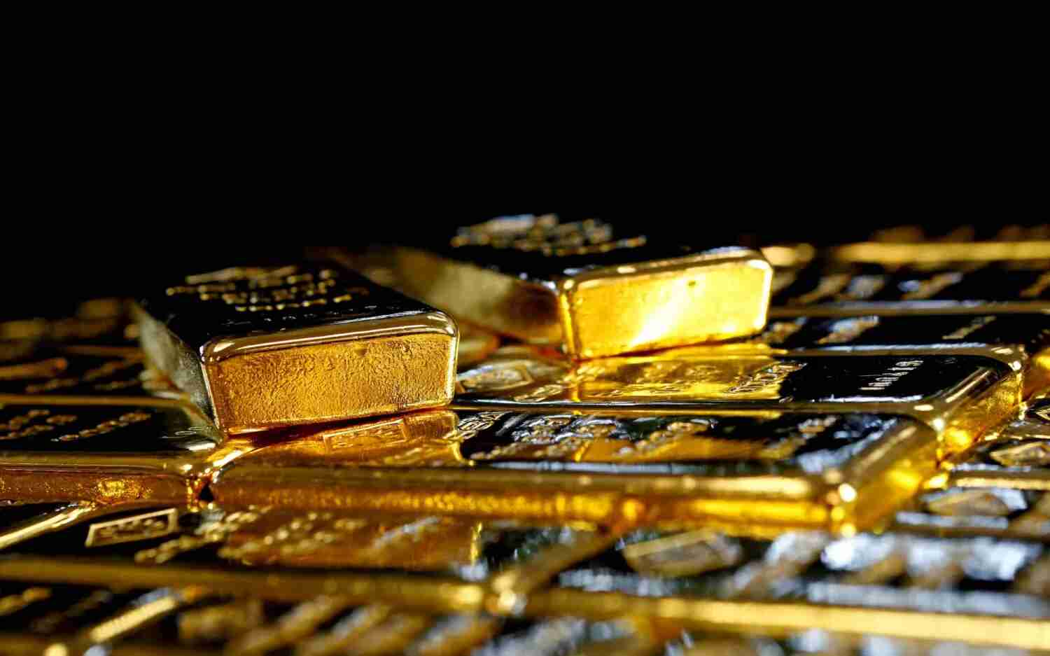 الذهب يرتفع من أدنى مستوى في أكثر من شهر بسبب الحرب