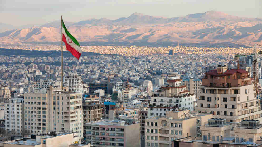 هجمات أميركية على مواقع في إيران