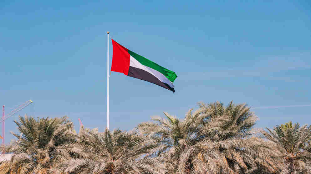 وزارة الدفاع الإماراتية: الدفاعات الجوية تعاملت مع طائرتين مسيّرتين قادمتين من إيران