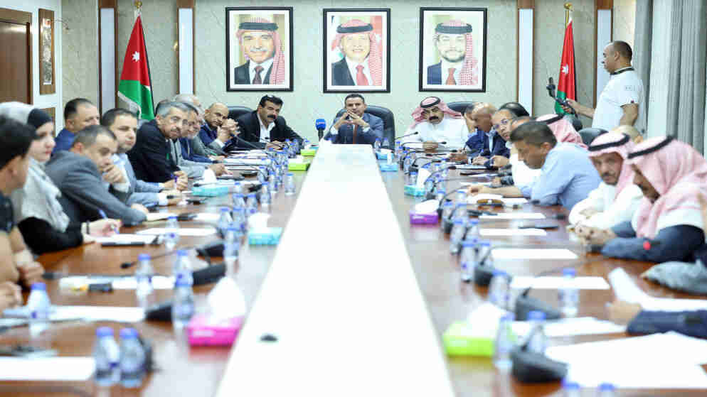 الزراعة النيابية تبحث إيصال الكهرباء للمناطق الزراعية في حوضي الحماد والسرحان
