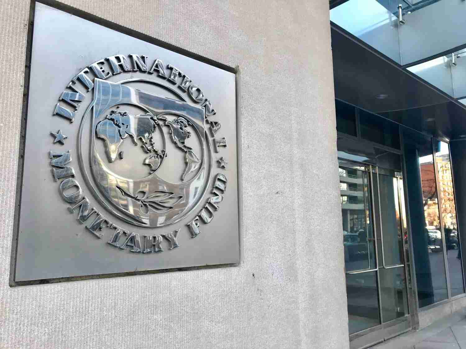 صندوق النقد: هناك خطر ركود إذا استمرت أسعار النفط مرتفعة حتى 2027
