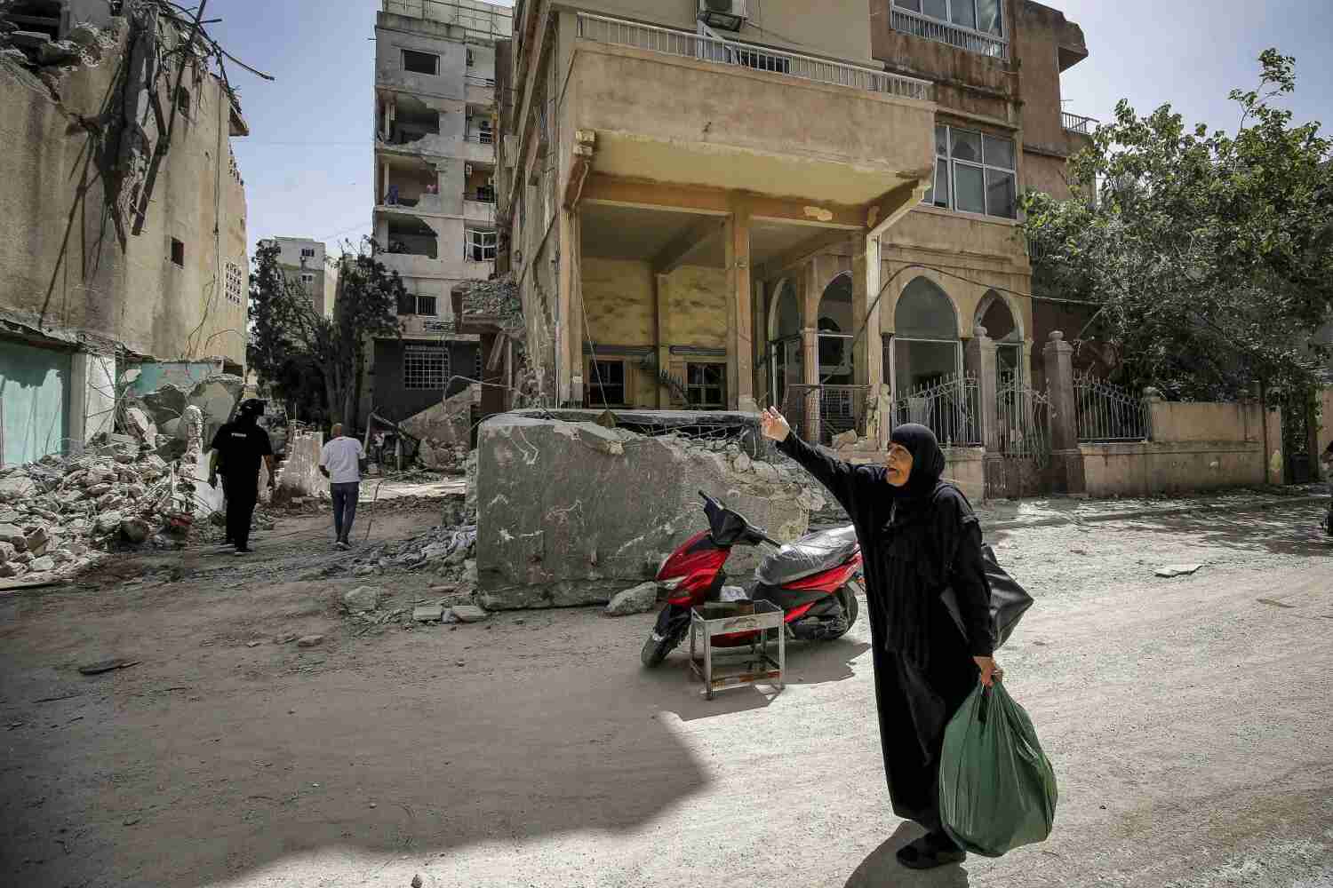 خمسة قتلى بينهم طفلان في غارات إسرائيلية على جنوب لبنان