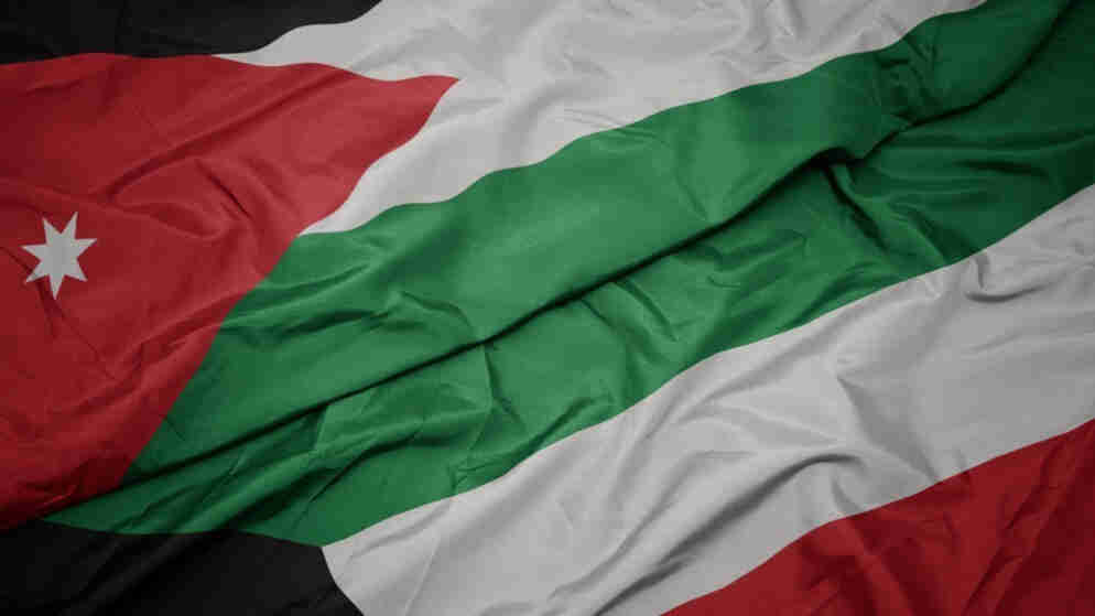 الصفدي ونظيره الكويتي يبحثان جهود إنهاء التصعيد وتعزيز الاستقرار الإقليمي