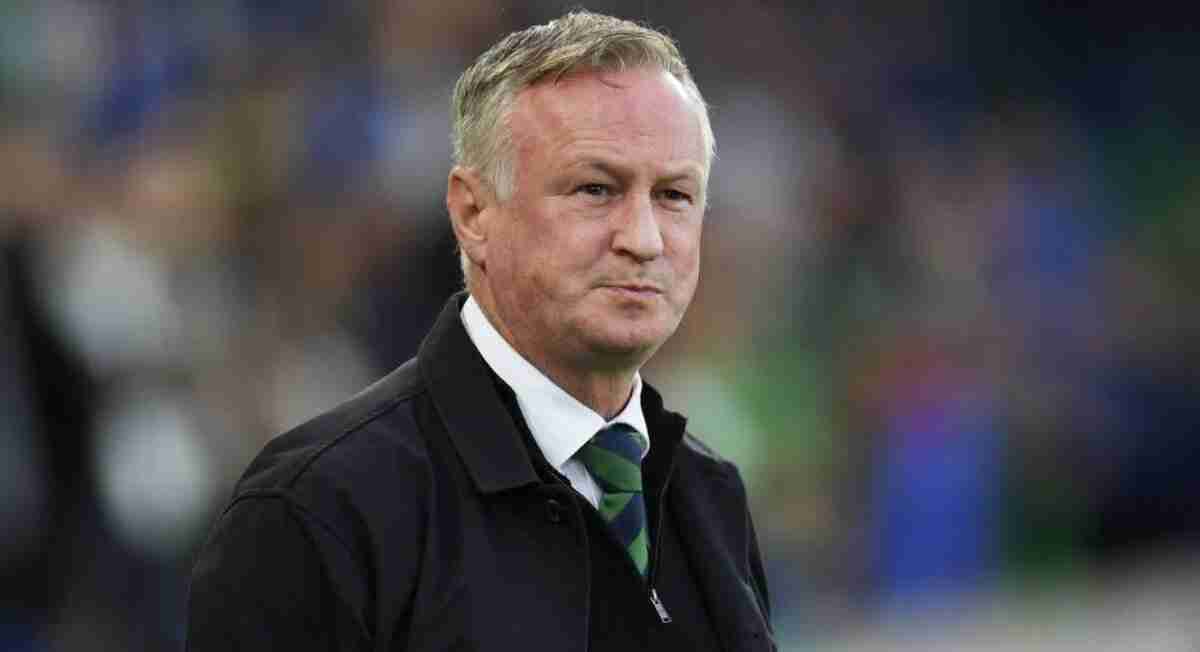مدرب منتخب أيرلندا الشمالية أونيل يمدد عقده حتى 2032