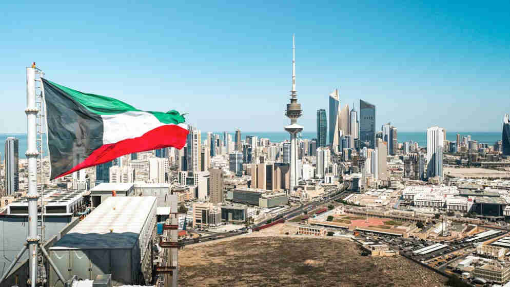 الجيش الكويتي يعلن تصديه لهجمات صاروخية ولطائرات مسيّرة معادية
