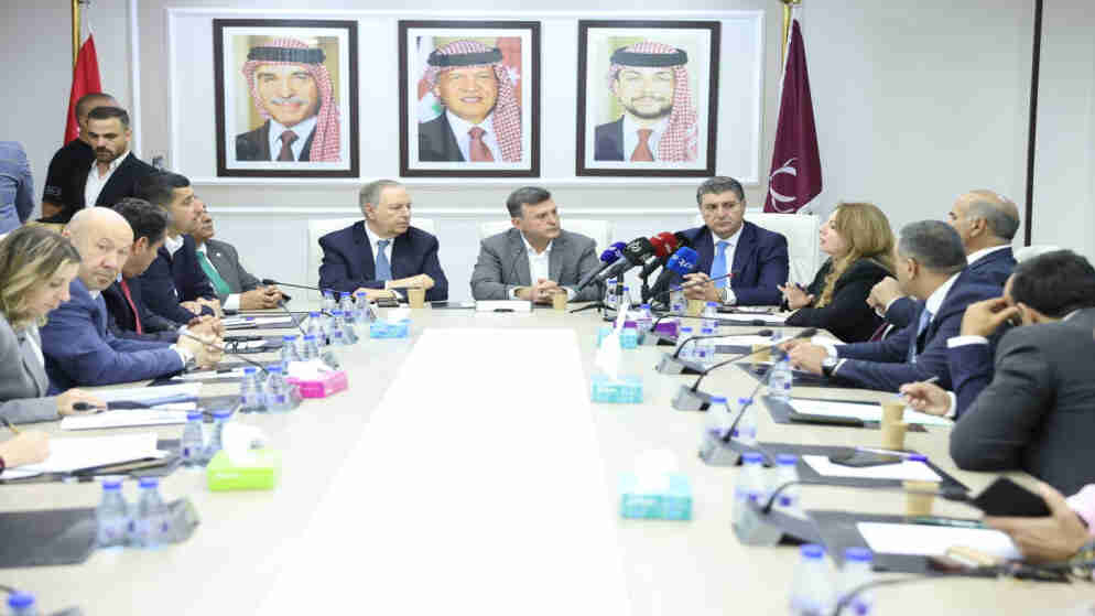 السياحة النيابية تبحث تحديات مكاتب السياحة الوافدة