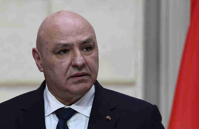 عون: على إيران عدم التدخل في شؤون لبنان