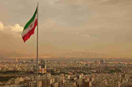 طهران تتحدث عن مسودة تفاهم تبقي هرمز تحت إشرافها بعد إعلان ترامب اتفاقا لإنهاء الحرب