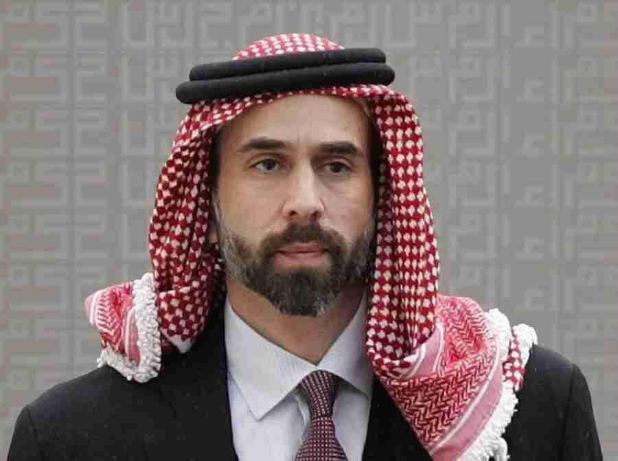 الأمير غازي بن محمد يؤدي اليمين الدستورية نائبا للملك