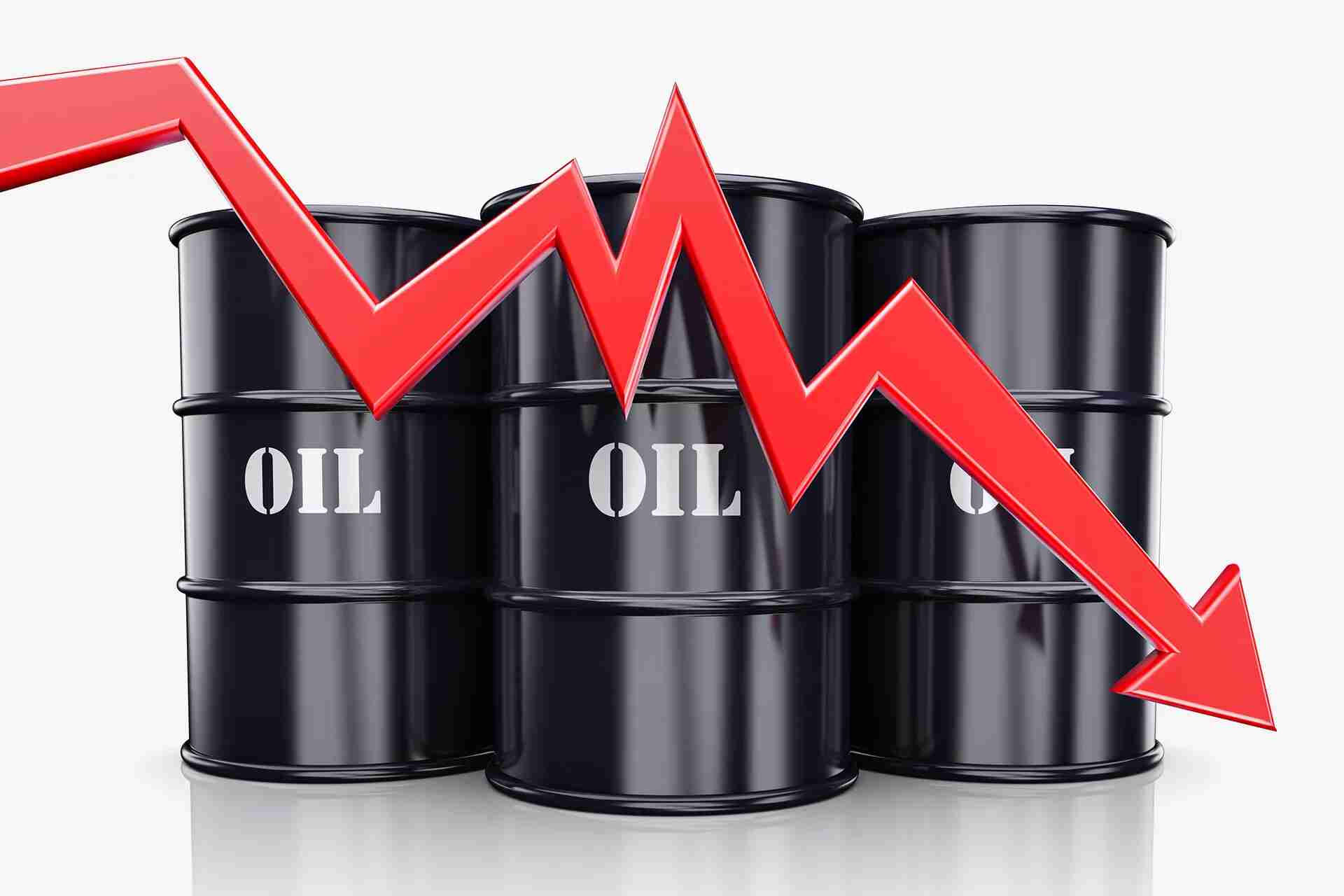 أسعار النفط تنخفض مع خروج الناقلات من مضيق هرمز