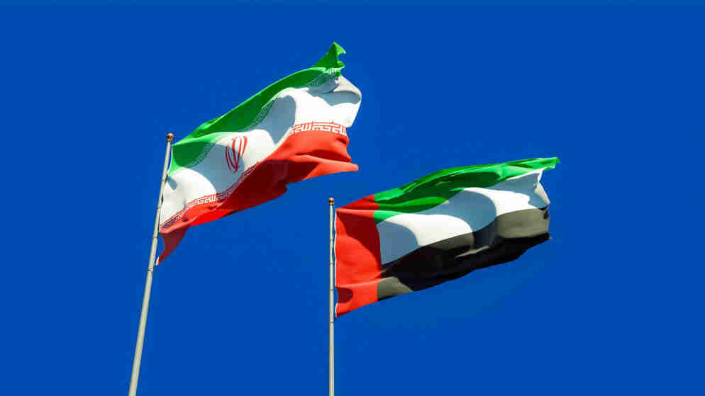 وزير خارجية الإمارات يؤكد لنظيره الإيراني ضرورة حماية الممرات البحرية وحرية الملاحة