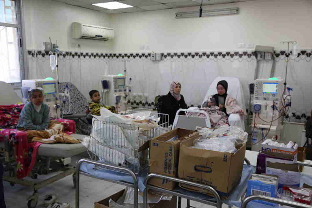 مجمع الشفاء الطبي في غزة: نحو 60٪ من أجهزة غسيل الكلى توقفت عن العمل