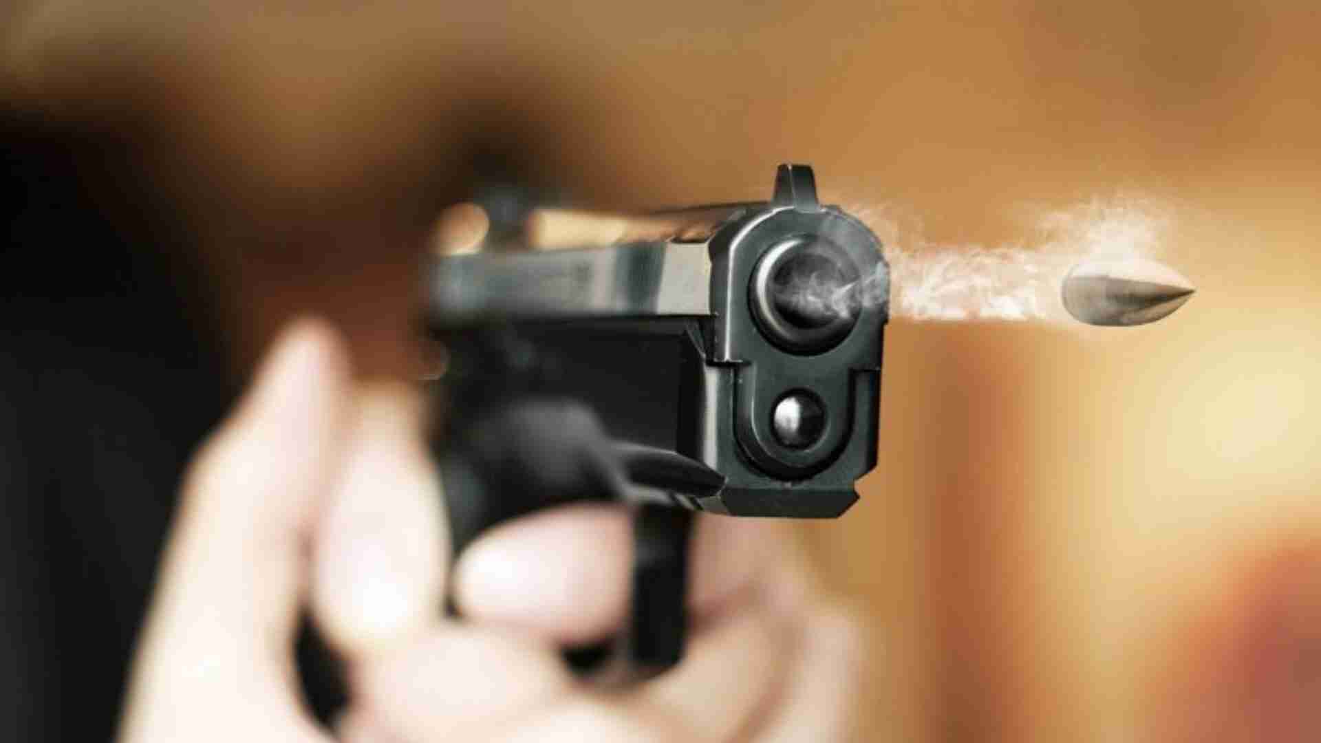وفاة شخص متأثراً بإصابته بعيار ناري في مخيم إربد وضبط الجناة