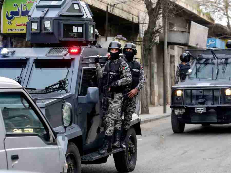 القبض على مطلوب متوار عن الأنظار ومحكوم بالسجن 20 عاما