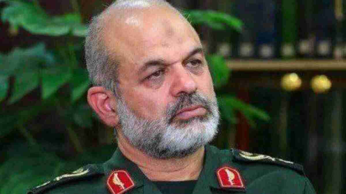 ظهور علني نادر لقائد الحرس الثوري الإيراني قبل جنازة خامنئي