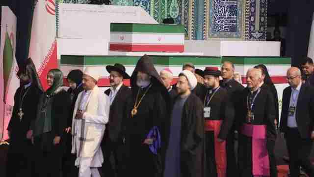 تشييع علي خامنئي: مراسم تمتد ستة أيام بين طهران ومشهد والعراق