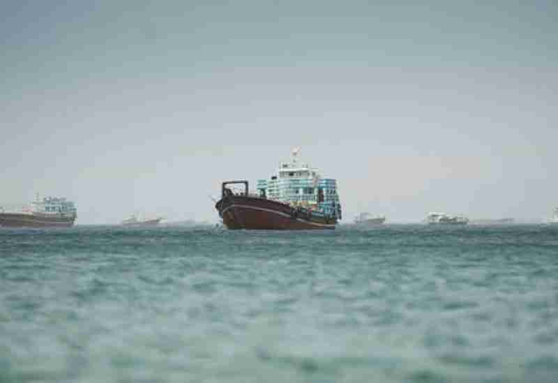 هيئة البحرية البريطانية: سفينة شحن تتعرض لهجوم من مسلحين مجهولين قبالة مدينة الحديدة اليمنية