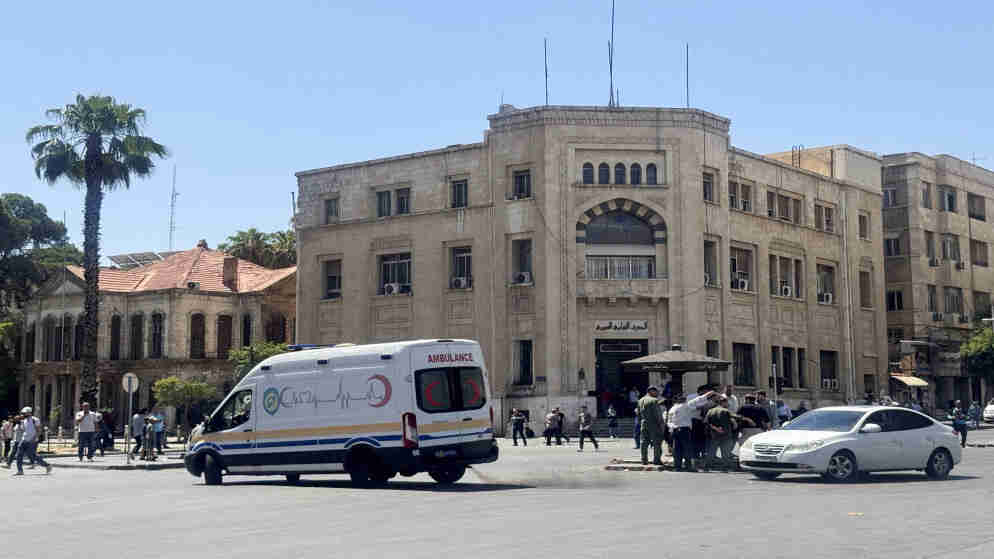 18 إصابة بينهم 4 عناصر شرطة في انفجارين وقعا بدمشق