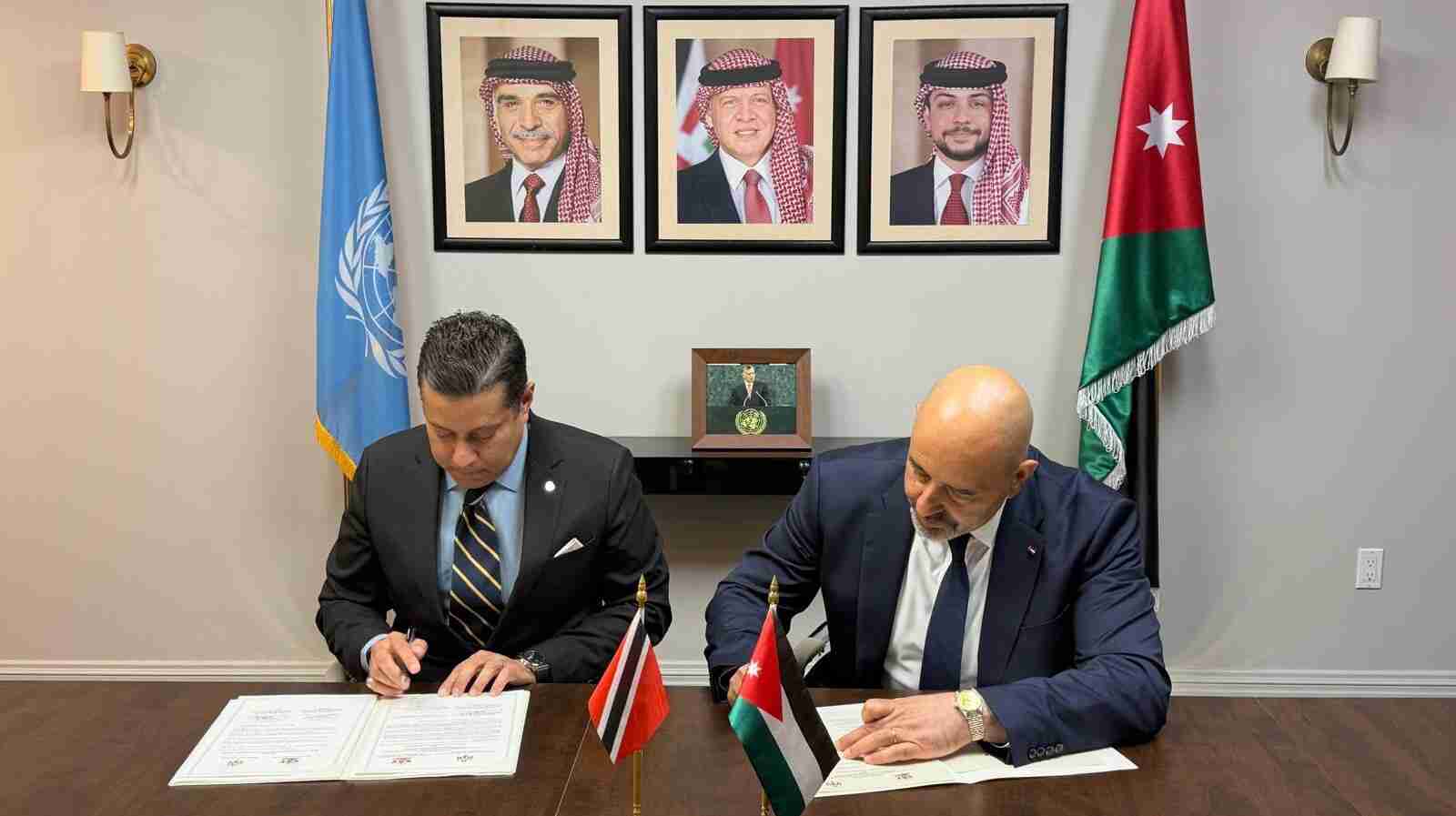 الأردن وترينيداد وتوباغو يوقعان بيانا مشتركا لإقامة علاقات دبلوماسية