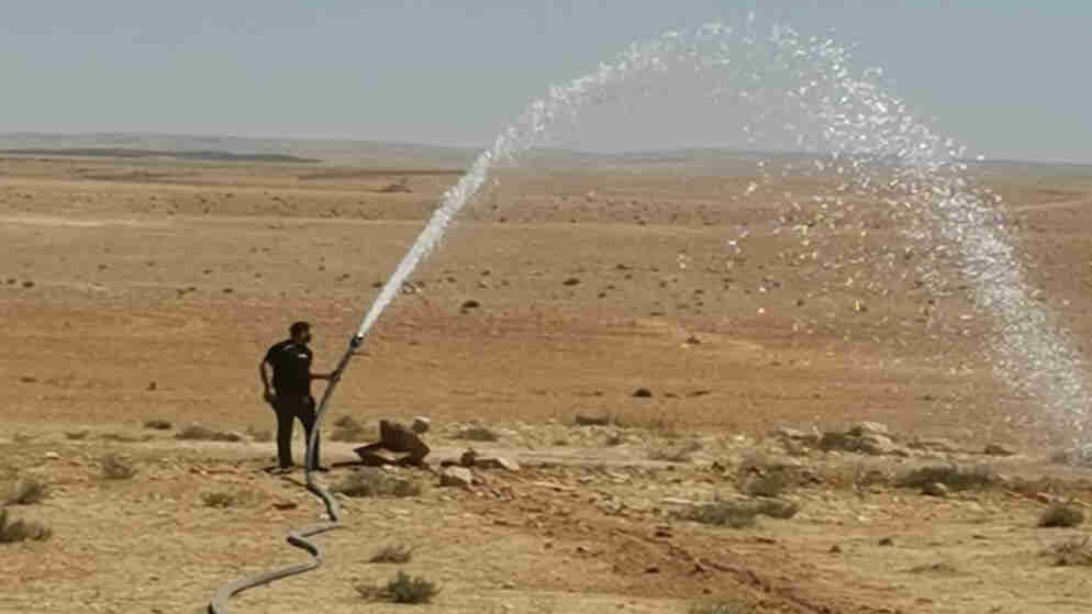 ضبط اعتداء على خط مياه رئيسي يغذي مجمعا سكنيا وصهاريج في عين الباشا