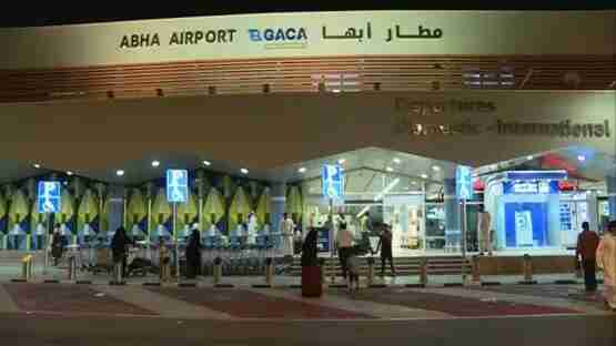 الحوثيون يستهدفون مطار أبها ويحذرون من التحليق بأجواء السعودية