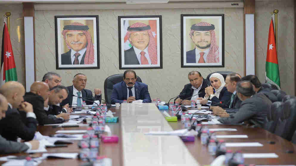 القانونية النيابية تُقرّ عددا من مواد مشروع قانون الملكية العقارية