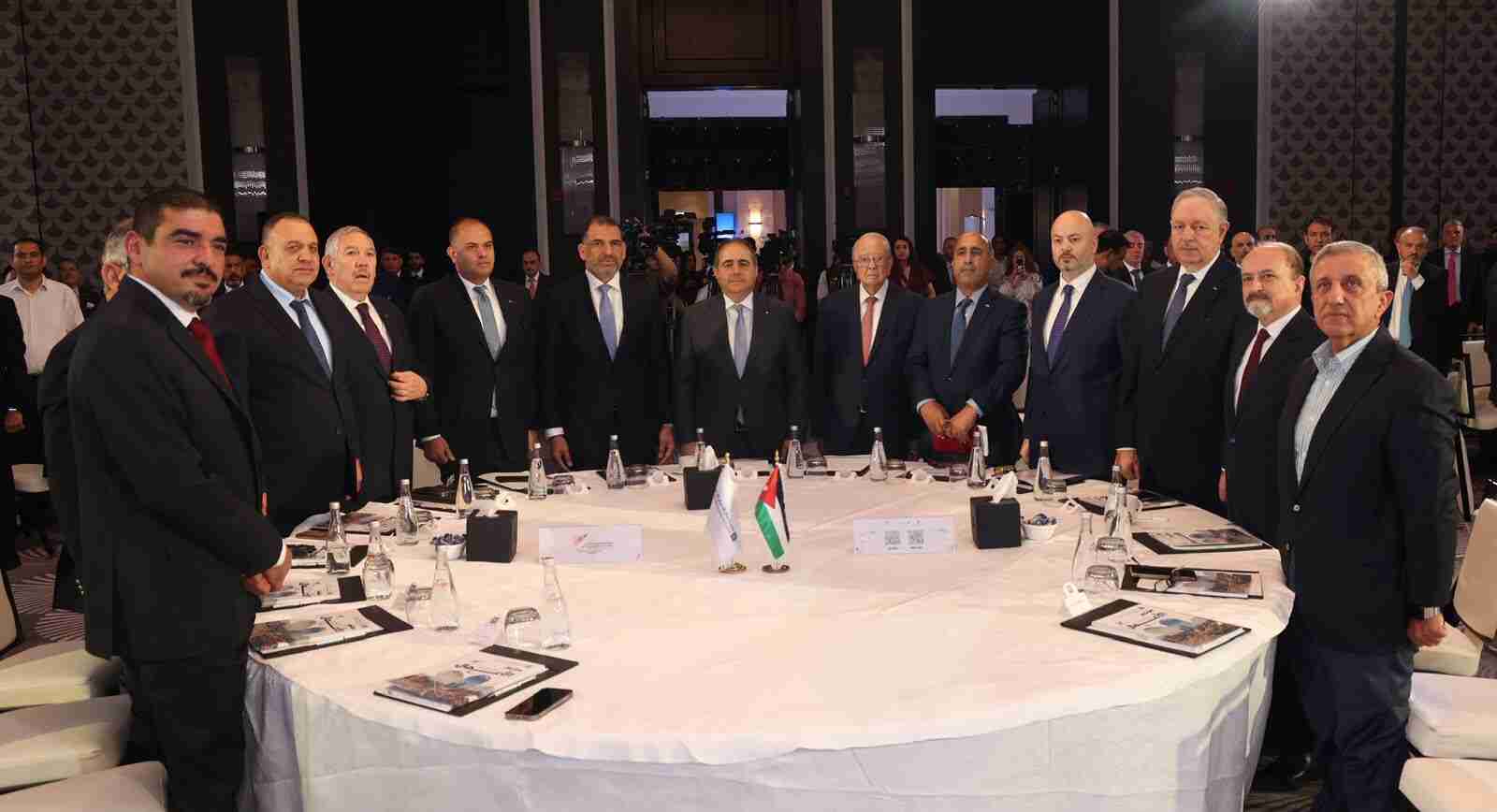 أبو غزالة خلال افتتاح مؤتمر رجال الأعمال والمستثمرين الأردنيين في الخارج: القطاع الخاص شريك رئيسي