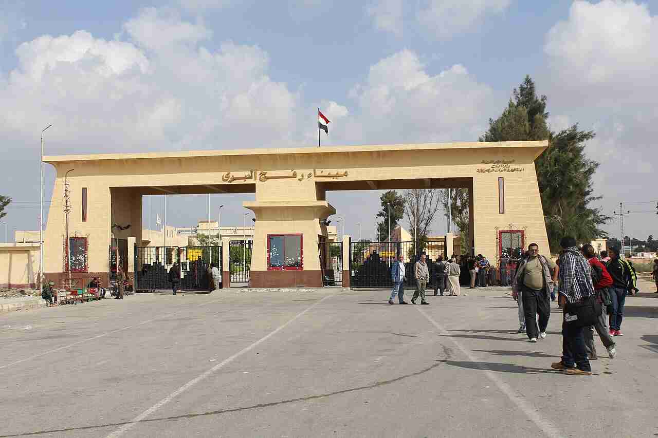 إجلاء طبي عبر معبر رفح شمل 86 شخصا