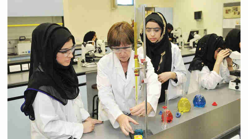 الإمارات تتصدر 17 دولة في خيارات الطلبة المواطنين للدراسة الجامعية