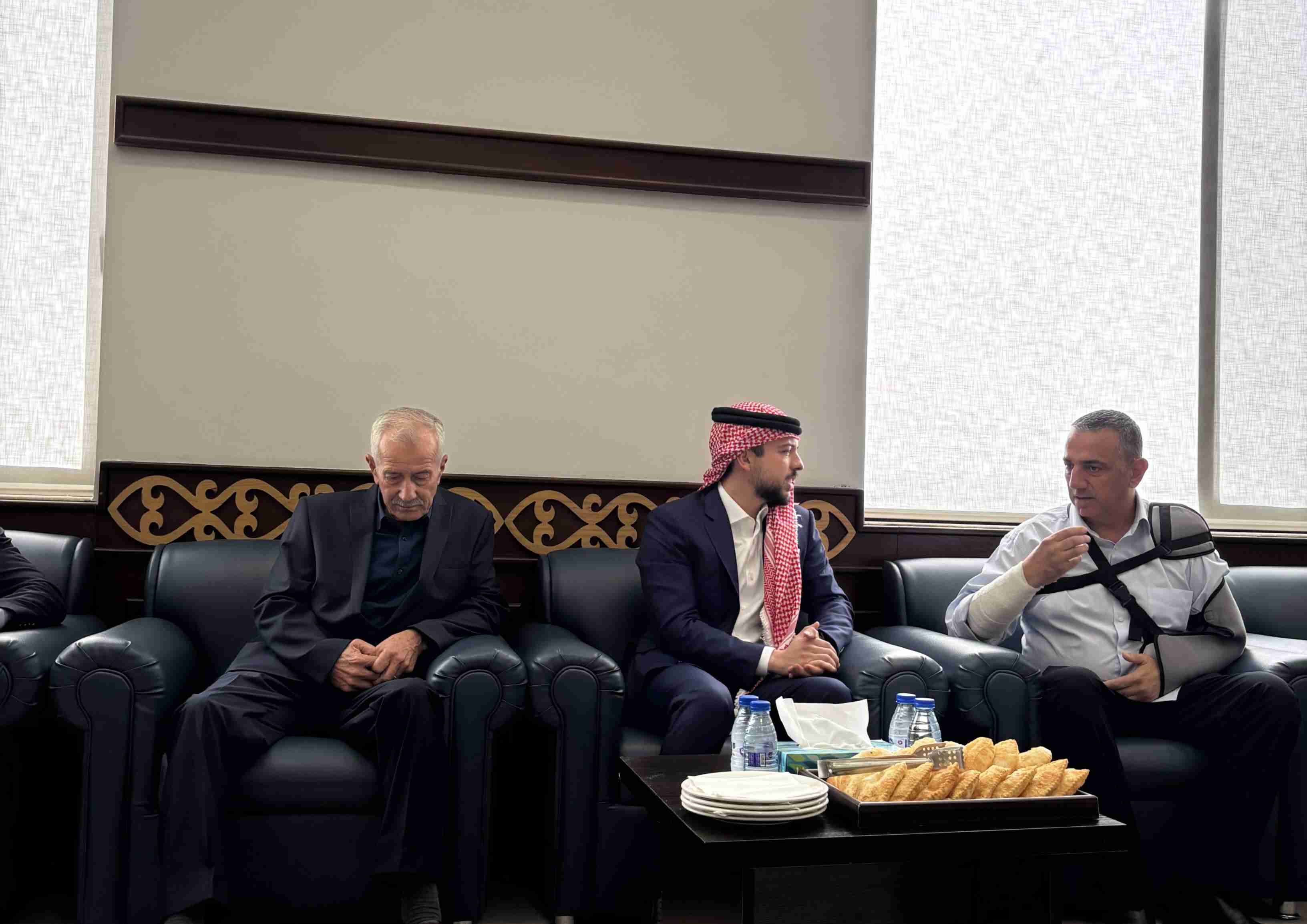 نائب الملك يعزي بوفاة سميح جنكات في الجمعية الخيرية الشركسية