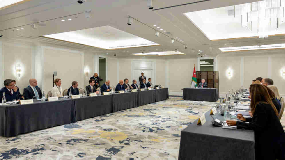 الملك يجتمع في لندن برؤساء شركات كبرى لبحث آفاق توسيع التعاون الاقتصادي